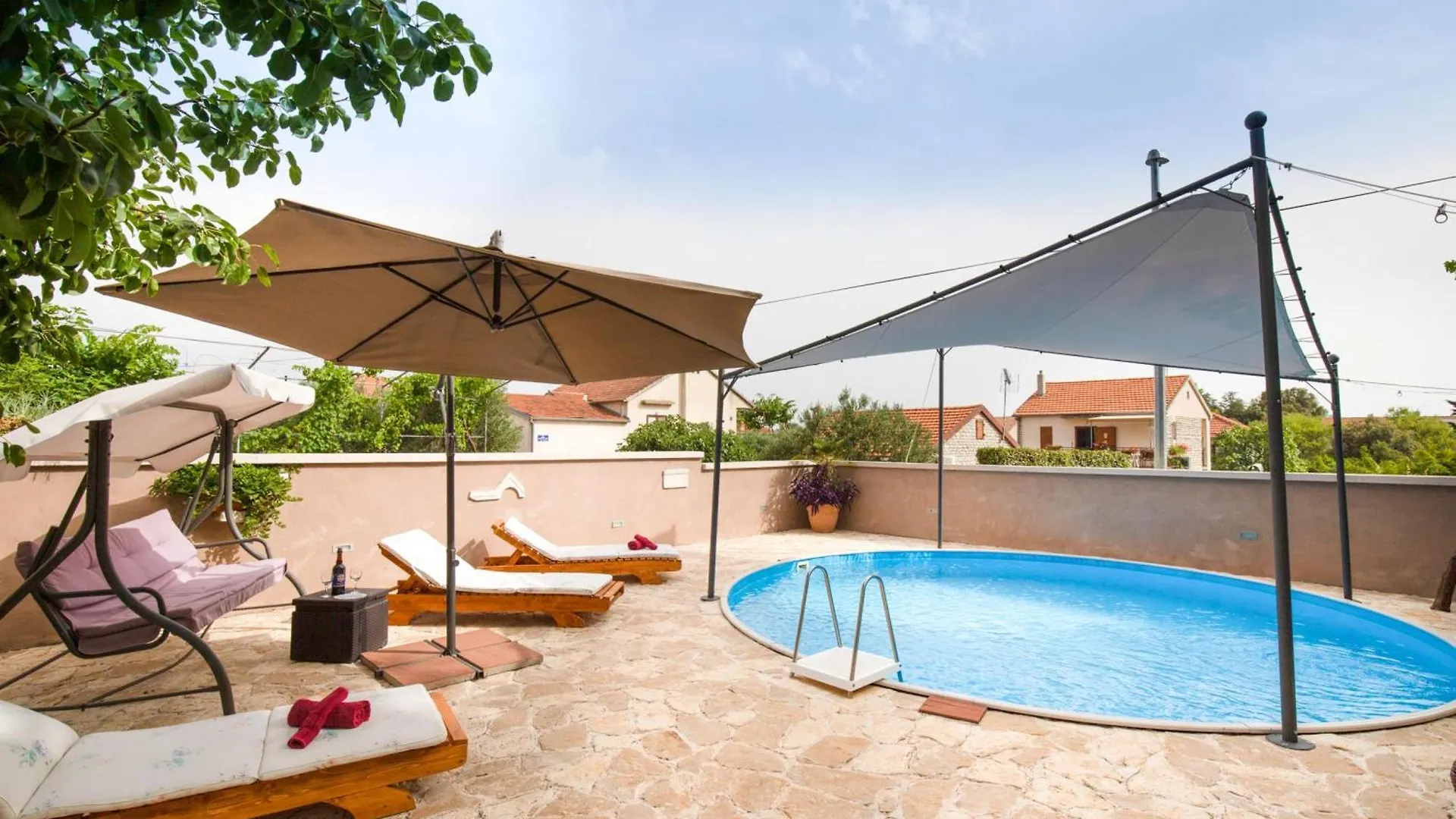 Pool Apartment Bakija 2 - Happy Rentals Pakoštane