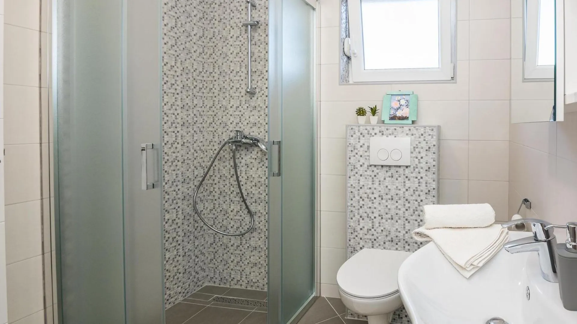 Pool Apartment Bakija 2 - Happy Rentals Pakoštane